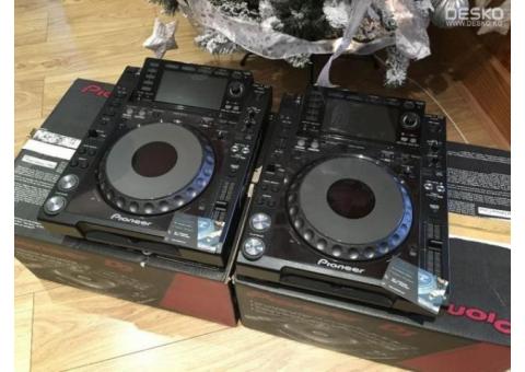 Pioneer CDJ-2000NXS2 Pro-DJ Multi Player Regular..$2000 USD