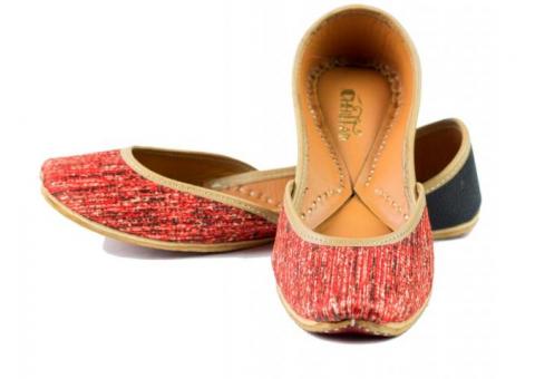 Buy Juttis and Mojaris Online.