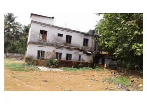 48 cents of land with building for sale in Thrikkalathoor Muvattupuzha